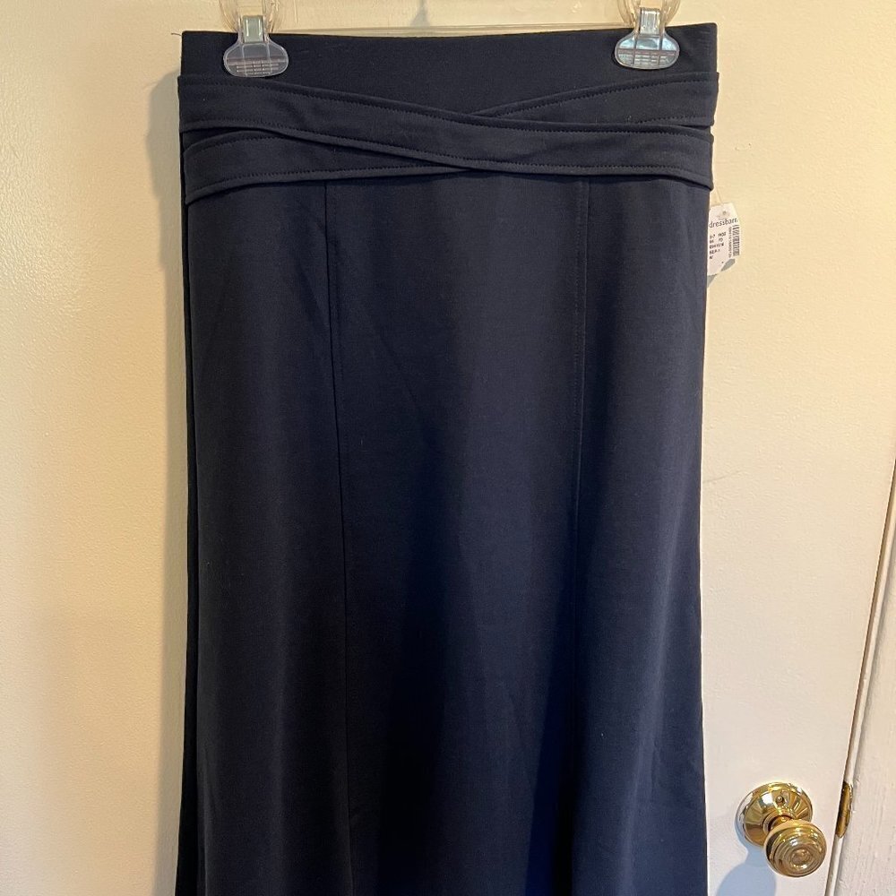 NWT Dressbarn navy flare skirt, Size XS